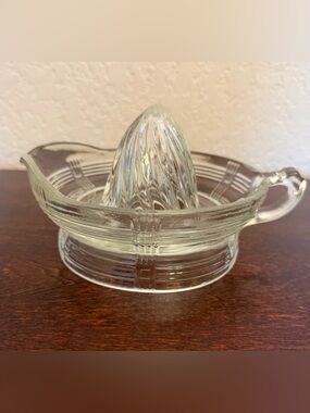Vintage MCM Hazel Atlas Criss-Cross Pattern Clear Glass Citrus Reamer/Juicer
